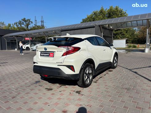 Toyota C-HR 2020 белый - фото 5