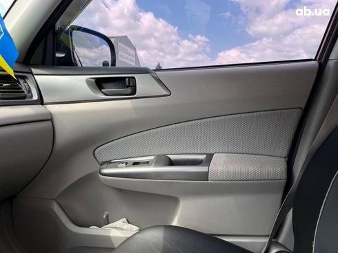 Subaru Forester 2012 красный - фото 22