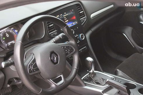 Renault Megane 2017 - фото 16