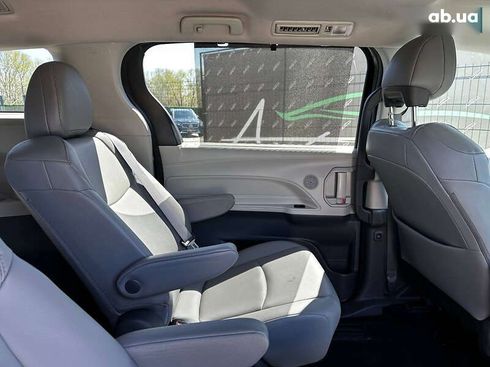Toyota Sienna 2021 - фото 19
