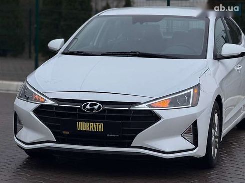 Hyundai Elantra 2019 - фото 15