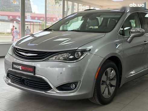 Chrysler Pacifica 2017 - фото 6