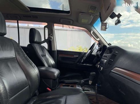 Mitsubishi Pajero Wagon 2008 - фото 21