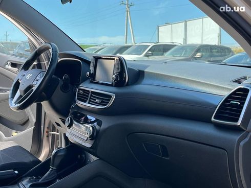 Hyundai Tucson 2018 бежевый - фото 19