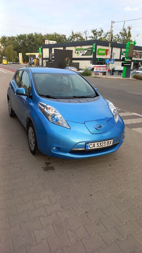 Nissan Leaf 2013 голубой - фото 6