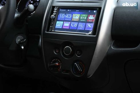 Nissan Versa 2016 - фото 23
