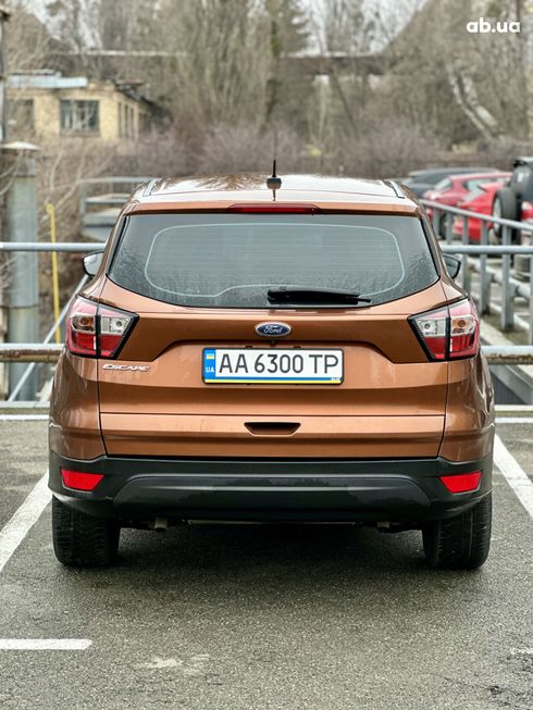 Ford Escape 2017 коричневый - фото 7