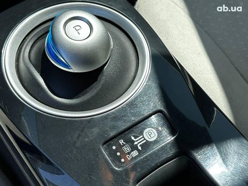 Nissan Leaf 2012 красный - фото 23