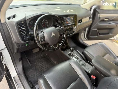 Mitsubishi Outlander 2015 - фото 17