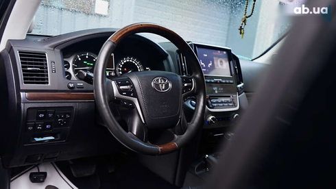 Toyota Land Cruiser 2017 - фото 24