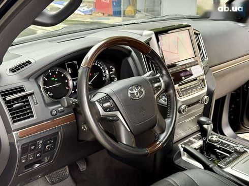 Toyota Land Cruiser 2020 - фото 23