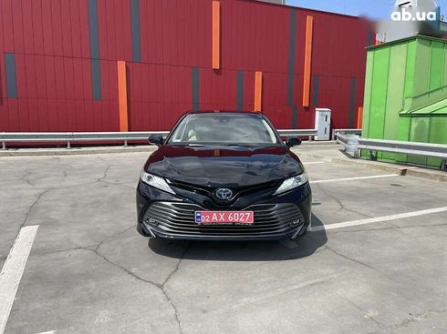 Toyota Camry 2020 - фото 2