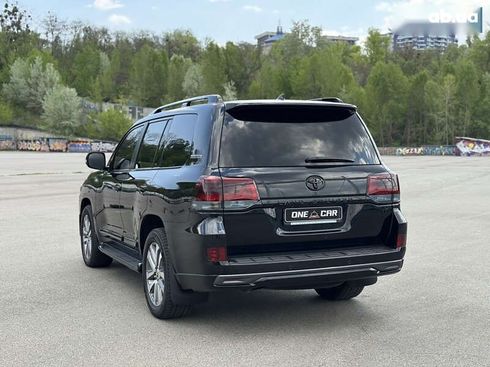 Toyota Land Cruiser 2017 - фото 5