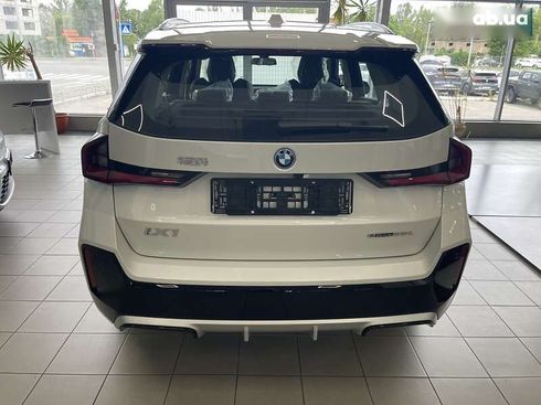 BMW iX1 2025 - фото 6