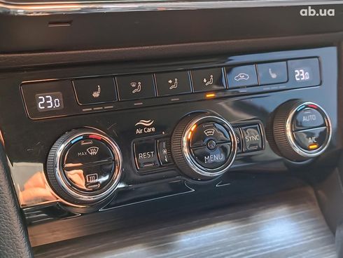 Skoda Superb 2021 серый - фото 32