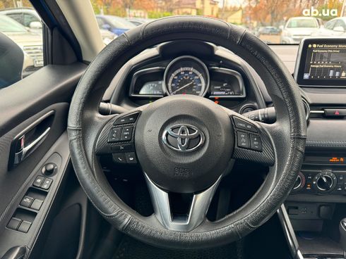Toyota Yaris 2017 синий - фото 25
