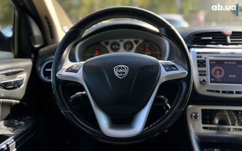Lancia Delta 2010 - фото 10