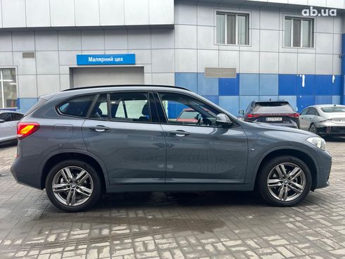 BMW X1 2022 серый - фото 6