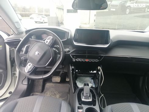 Peugeot 2008 2020 белый - фото 12