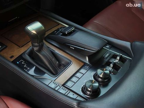 Lexus LX 2017 - фото 24