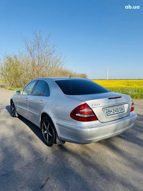 Mercedes-Benz E-Класс 2003 серый - фото 12