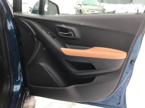 Chevrolet Trax 2019 синий - фото 13