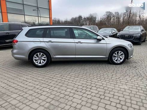 Volkswagen Passat 2017 - фото 8