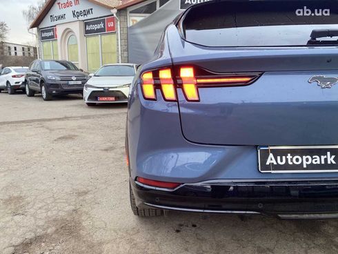 Ford Mustang Mach-E 2023 синий - фото 14
