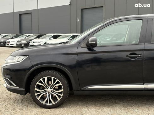 Mitsubishi Outlander 2017 черный - фото 13
