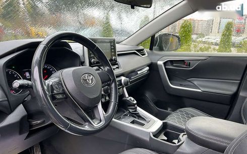 Toyota RAV4 2020 - фото 10