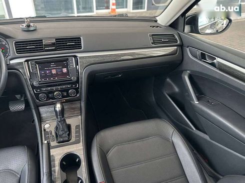 Volkswagen Passat 2018 - фото 22