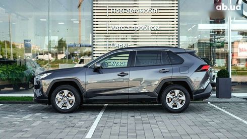 Toyota RAV4 2023 - фото 2