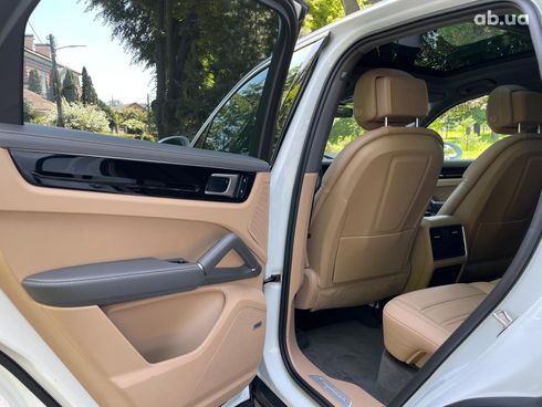 Porsche Cayenne 2021 белый - фото 26