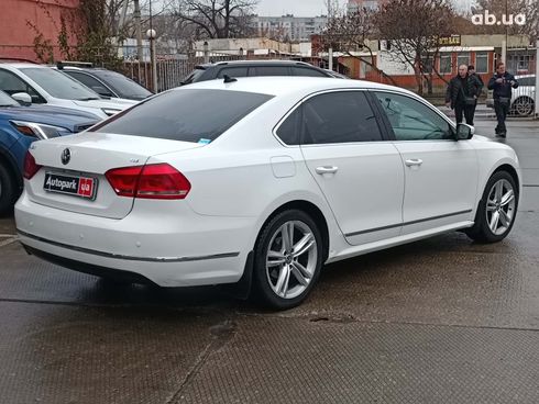 Volkswagen Passat 2015 белый - фото 6