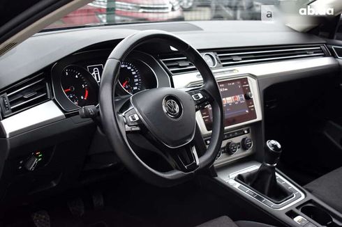 Volkswagen Passat 2017 - фото 30