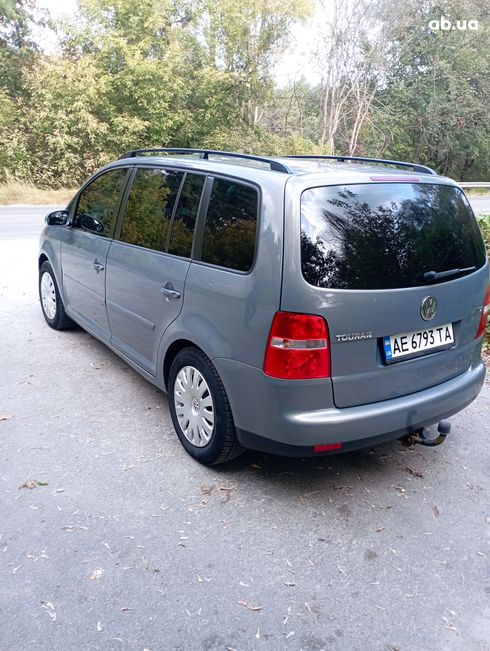 Volkswagen Touran 2004 серый - фото 14