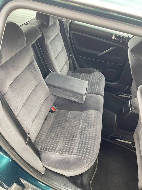 Volkswagen Passat 2001 зеленый - фото 9