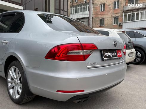 Skoda Superb 2014 серый - фото 29