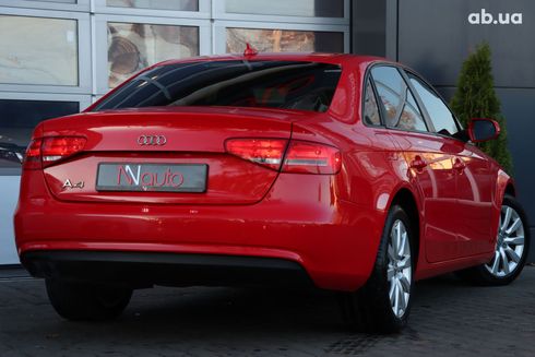 Audi A4 2015 красный - фото 3