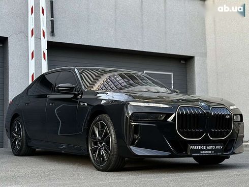 BMW i7 2025 - фото 12