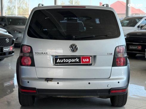 Volkswagen Touran 2008 серый - фото 7