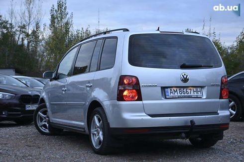 Volkswagen Touran 2009 - фото 11