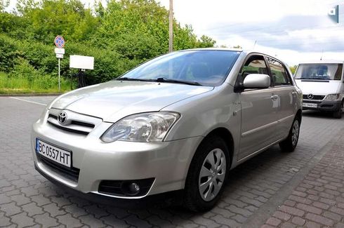 Toyota Corolla 2004 - фото 4