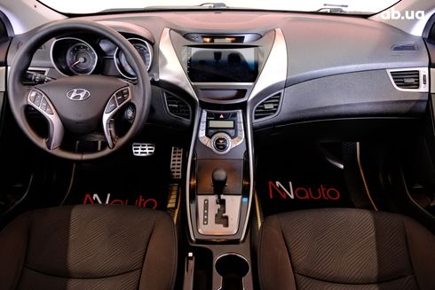 Hyundai Elantra 2013 бежевый - фото 7