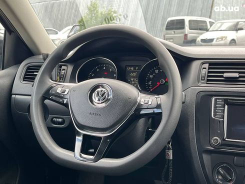 Volkswagen Jetta 2016 белый - фото 17