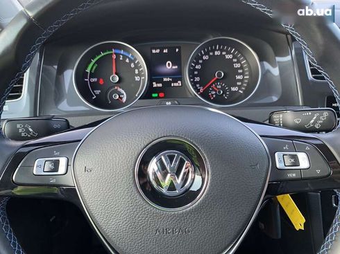 Volkswagen e-Golf 2020 - фото 20