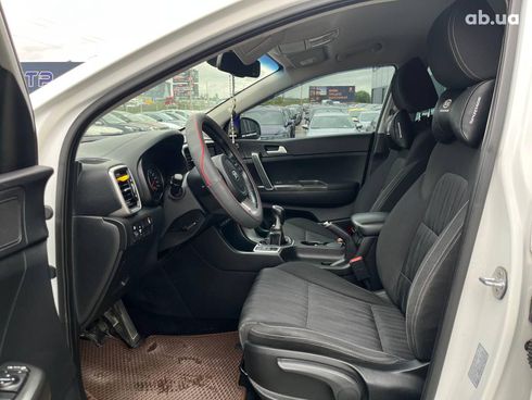 Kia Sportage 2018 белый - фото 14