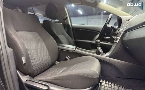 Toyota Avensis Verso 2013 - фото 14