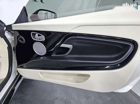 Aston Martin DB11 2018 - фото 15