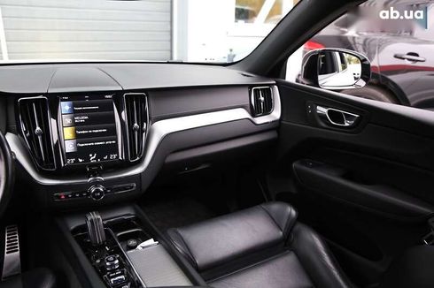 Volvo XC60 2019 - фото 15